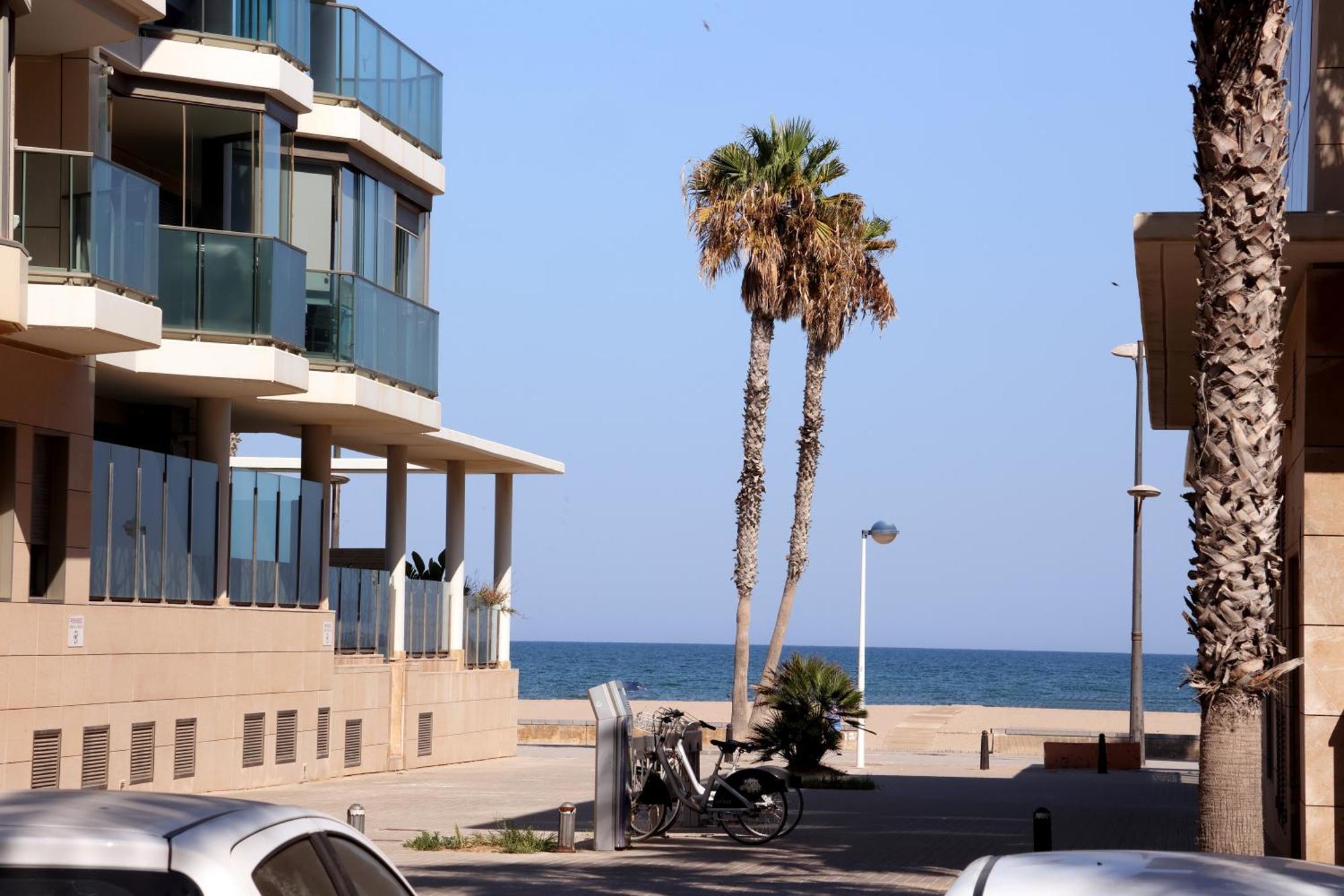 Apartamento Dos Habitaciones Primera Linea De Playa Valencia Exterior photo